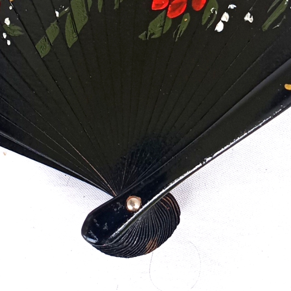 Hand Painted Fan - Picture 3 of 4